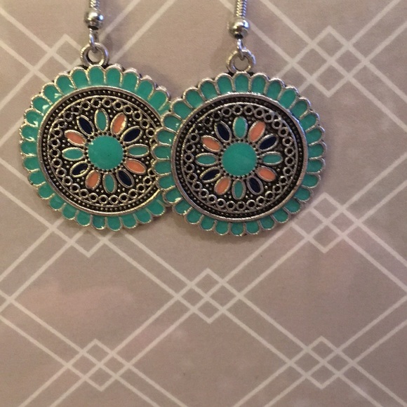 Boho earrings - Picture 2 of 3